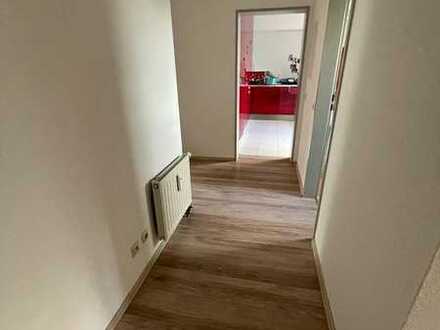 ++ helle geräumige 2-Zimmer-Wohnung mit 2 Balkonen ++