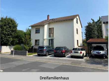 Freistehendes Mehrfamilienhaus (3-Parteien) mit großem Grundstück zu verkaufen