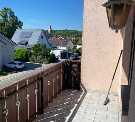 Schöne Wohnung mit EBK und Balkon in Kraichtal-Unteröwisheim