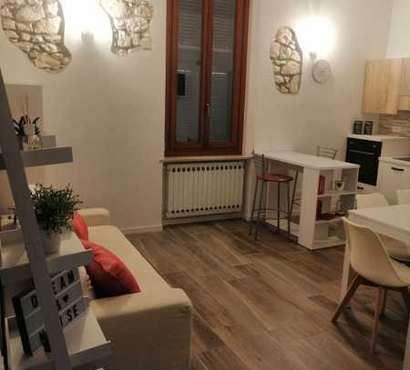 Stilvolle, modernisierte 2-Zimmer-Wohnung mit Balkon und Einbauküche in Bernau bei Berlin