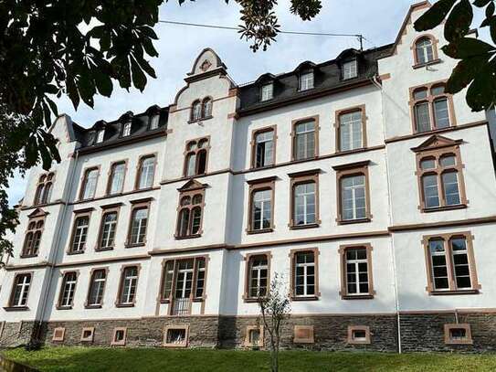 2-Zimmer-Wohnung in idyllischer Lage mit Tageslicht-Bad und Stellplatz