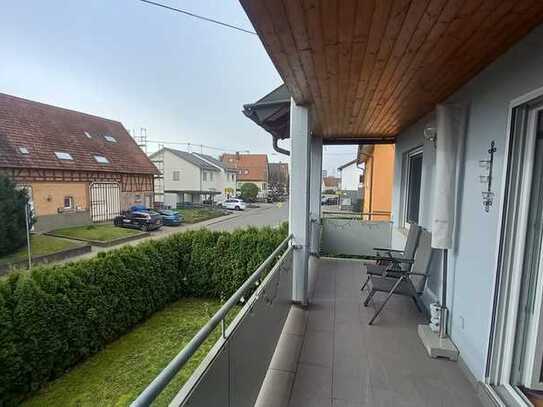 Reutlingen Oferdingen, Attraktive 3,5-Zimmer-Eigentumswohnung mit EBK, großem Balkon und Garage