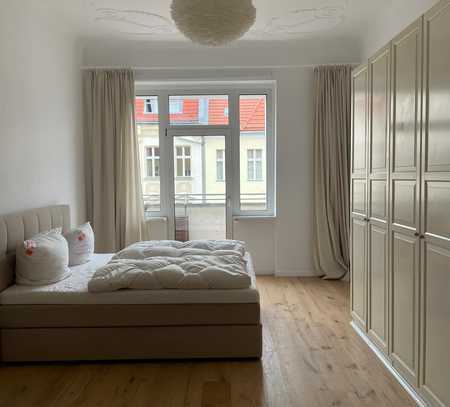 Neu Sanierte 3-Zimmer Altbauwohnung mit 2 Balkonen in Wilmersdorf