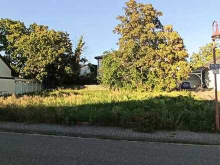 Sonniges Grundstück für freistehendes Einfamilienhaus