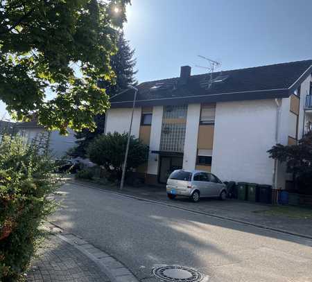 2,5 ZKB Wohnung mit Balkon im OG. einer kleiner Wohneinheit in Zentrumsnähe