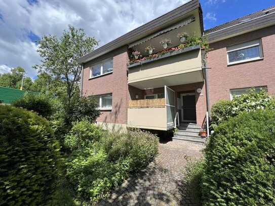 * Moderne Wohnung unweit vom Schlosspark* Balkon * Garage *