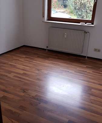 2-Zimmer-Whg. 45 m², EBK, grosse Terrasse, Esslingen-Hohenkreuz