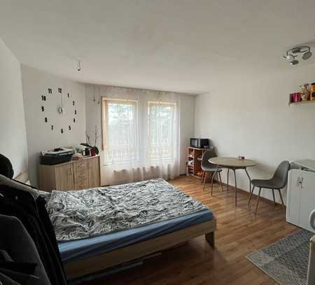 Schönes Apartment mit EBK und Stellplatz in verkehrsgünstiger Lage