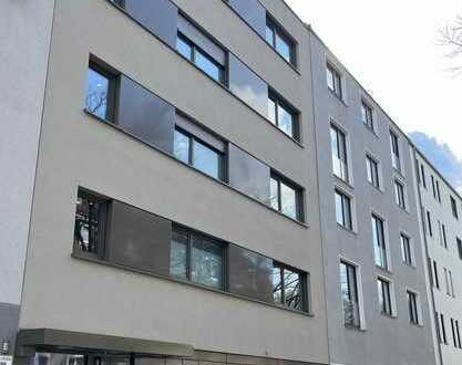 Elegante Terrassenwohnung mit hochwertiger Einbauküche und Terrasse in München Schwabing