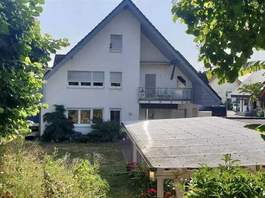 Hochwertiges 3-Familienhaus auf großem Grundstück mit Platz für 
die ganze Familie...