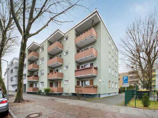 Berlin-Reinickendorf: Geräumige 3-Zimmer-Eigentumswohnung m. Balkon im 1. Obergeschoss u. Stellplatz