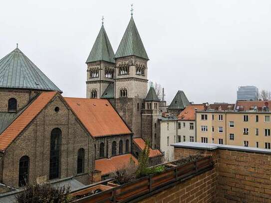 Altbau Wohnung mit großer Dachterrasse und Blick auf die St.-Marien-Liebfrauen Kirche