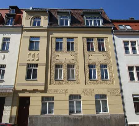 ** Familienwohnung * Bad mit BW + Dusche * Balkon ** EG ** ab Dezember **