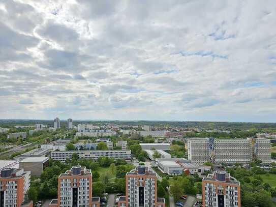 Student:innen-Paradies: 1-Zimmer-Wohnung im Hochhaus mit toller Aussicht !