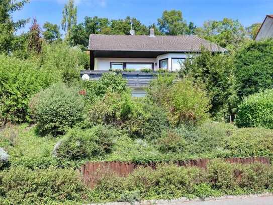 Traumhaftes Zweifamilienhaus - freistehend auf dem Hünerberg mit herrlichem Weitblick!!