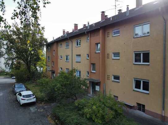 Sanierungsbedürftige 3-Zimmer-Wohnung in zentraler Lage!