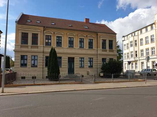 Gemütliche 2,5-Raum- Dachgeschoss-Wohnung mit großem sonnigen Balkon in Neue Neustadt