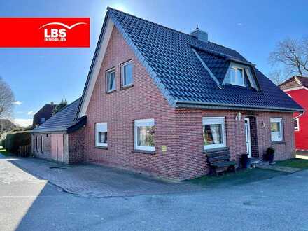 Solides Einfamilienhaus mit Scheune in Westerbur