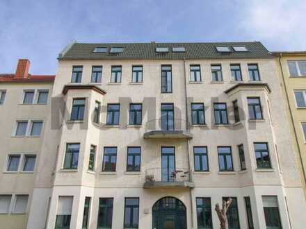 2-Raum-DG-Wohnung mit Balkon und EBK in Stadtfeld-Ost