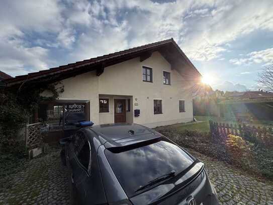 Charmantes Haus mit viel Platz für die ganze Familie und grossem Garten!