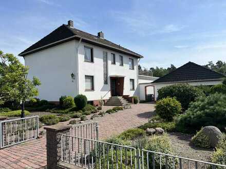 Hambühren - LK Celle: Grandioses Haus mit Anbau! Wunderschöner Garten, TG-Platz & extra Garagenhaus!