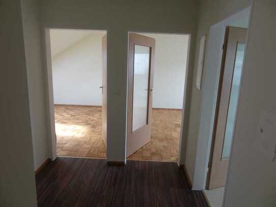 Helle 2,5-Zimmer-DG-Wohnung in Würzburg