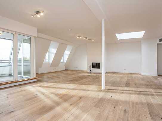 PENTHOUSE IN DER CITY WEST - HISTORISCHER CHARME UND MODERNE ELEGANZ