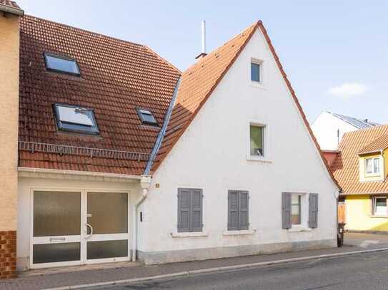 Zweifam.-Haus od. Einfam.-Haus mit viel Platz u. viele Möglichkeiten der Entfaltung u. großer Garten