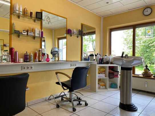 Friseur, Kosmetik- oder Nagel/ Fußpflegestudio in Buch am Buchrain zur Vermietung