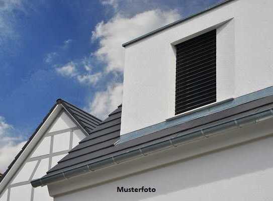 2-Familienhaus, Terrasse, 2 Garagen