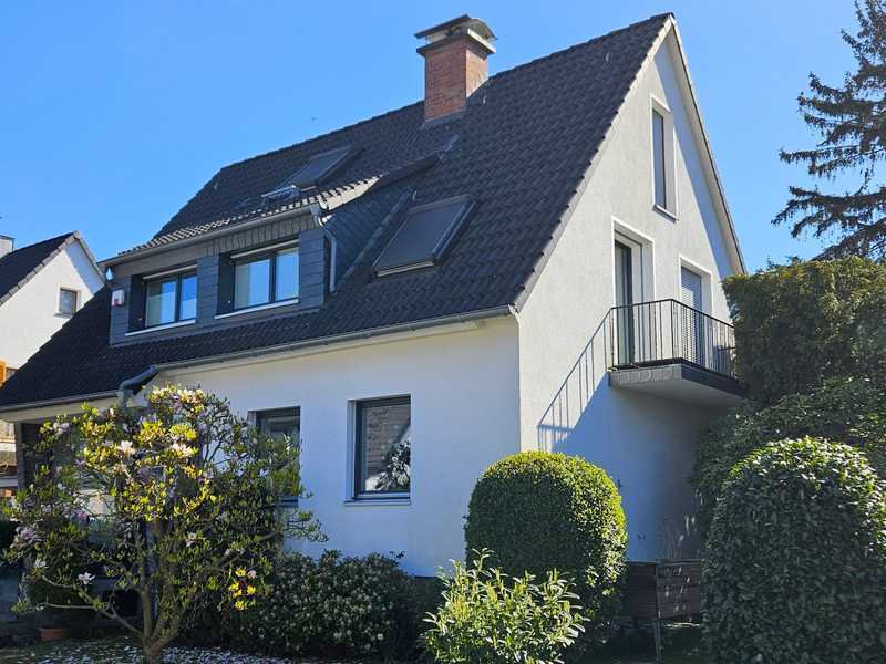 Einfamilienhaus mit 6 Zimmern, großem Garten und Garage in Düsseldorf Vennhausen
