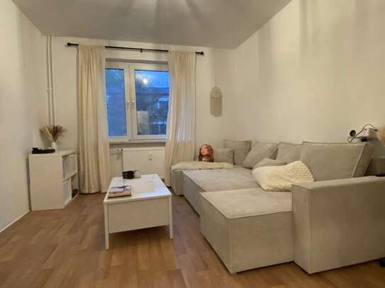 Nachmieter zum 01.Dezember gesucht: Moderne Wohnung mit Küchenübernahme