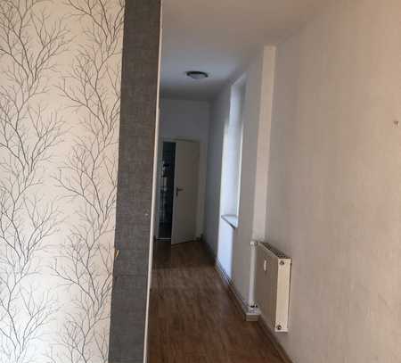 4 große helle Zimmer, 95 qm, große Wohnküche, Wannenbad