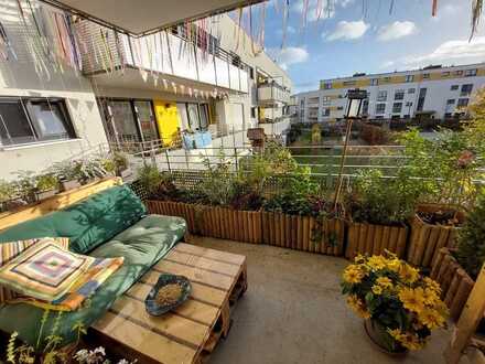 Familienfreundliche Wohnung mit drei Zimmern, Abstellraum und Balkon
