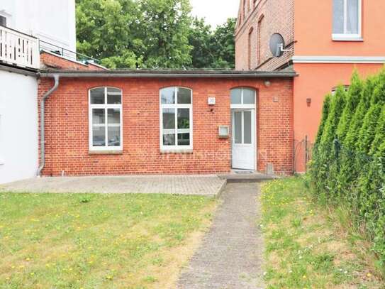 Schön sanierte 2R-Wohnung mit Einbauküche und Terrasse!