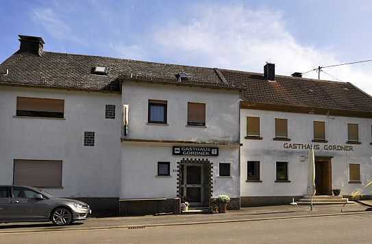 Ehem. Gaststätte mit Betreiberwohnung und Mieteinheit in Rinzenberg zum Verkauf23