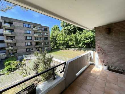 Stilvolle, sanierte 3-Zimmer-Wohnung mit Balkon in Aachen-Laurensberg