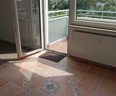 Moderne 1-Zimmer-Wohnung mit Balkon inkl. Stellplatz in FFM/Eschersheim