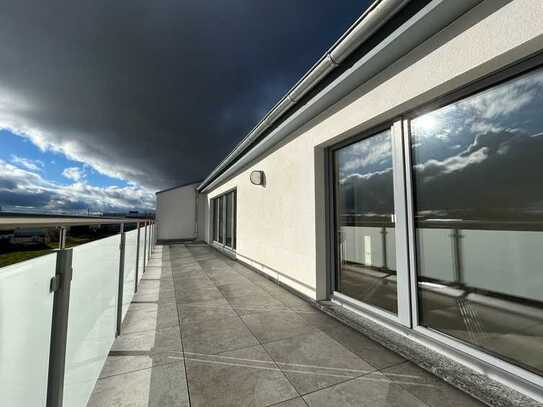 Exklusive Luxus-Wohnung !!! 4,5-Raum im 1.OG / DG mit riesiger Dachterrasse in Borna