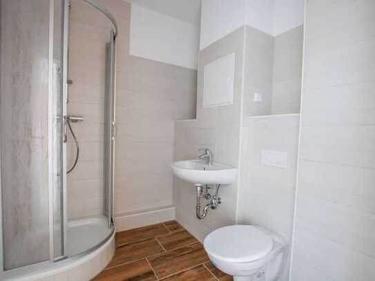 3-Raumwohnung mit Aufzug, Dusche und Balkon!