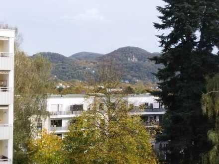 Großzügige 4 Zimmerwohnung mit zwei Balkonen und Blick ins Grüne