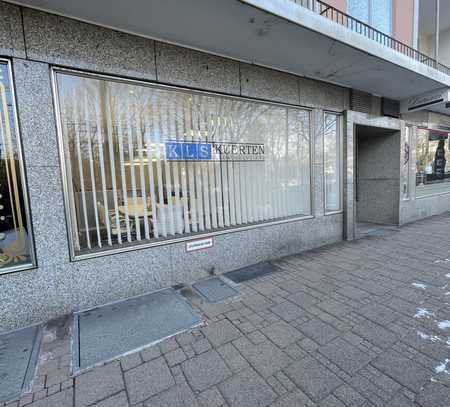 Helles Ladenlokal/Büro mit großer Fensterfront in zentraler Lage am Brehmplatz! Provisionsfrei!