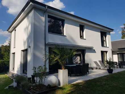 Großzügiges Haus mit schönem Garten und moderner Ausstattung in Buchschlag