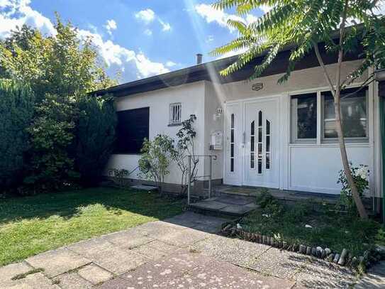 Ein Reihenmittelhaus mit Garten in einer Erholungsoase in Berlin-Kladow