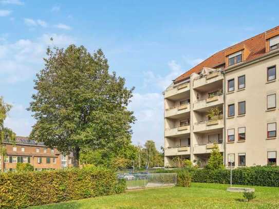 gepflegte DG-Wohnung mit Balkon - provisionsfrei