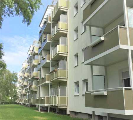 Gelegenheit: günstige geschnittene 2-Zimmer-City-Wohnung mit Balkon im Grünen