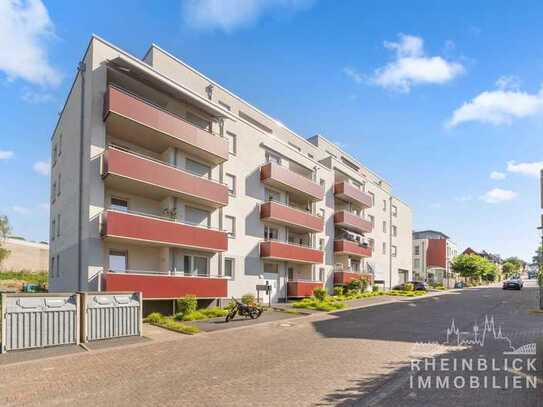 Neuwertige Hochparterrewohnung mit Balkon und Garagenstellplatz.