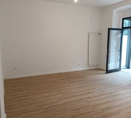 Exklusive 2-Zimmer-Erdgeschosswohnung mit Terrasse und Garten in Düsseldorf - Pempelfort