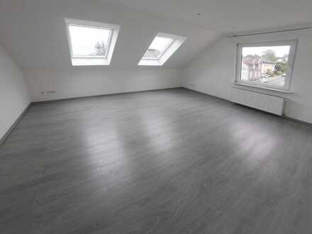 Helle, voll klimatisierte, luxuriöse Dachwohnung