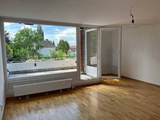 Ruhig & zentral, helle 2,5 Zimmer-Wohnung mit Süd-West-Balkon